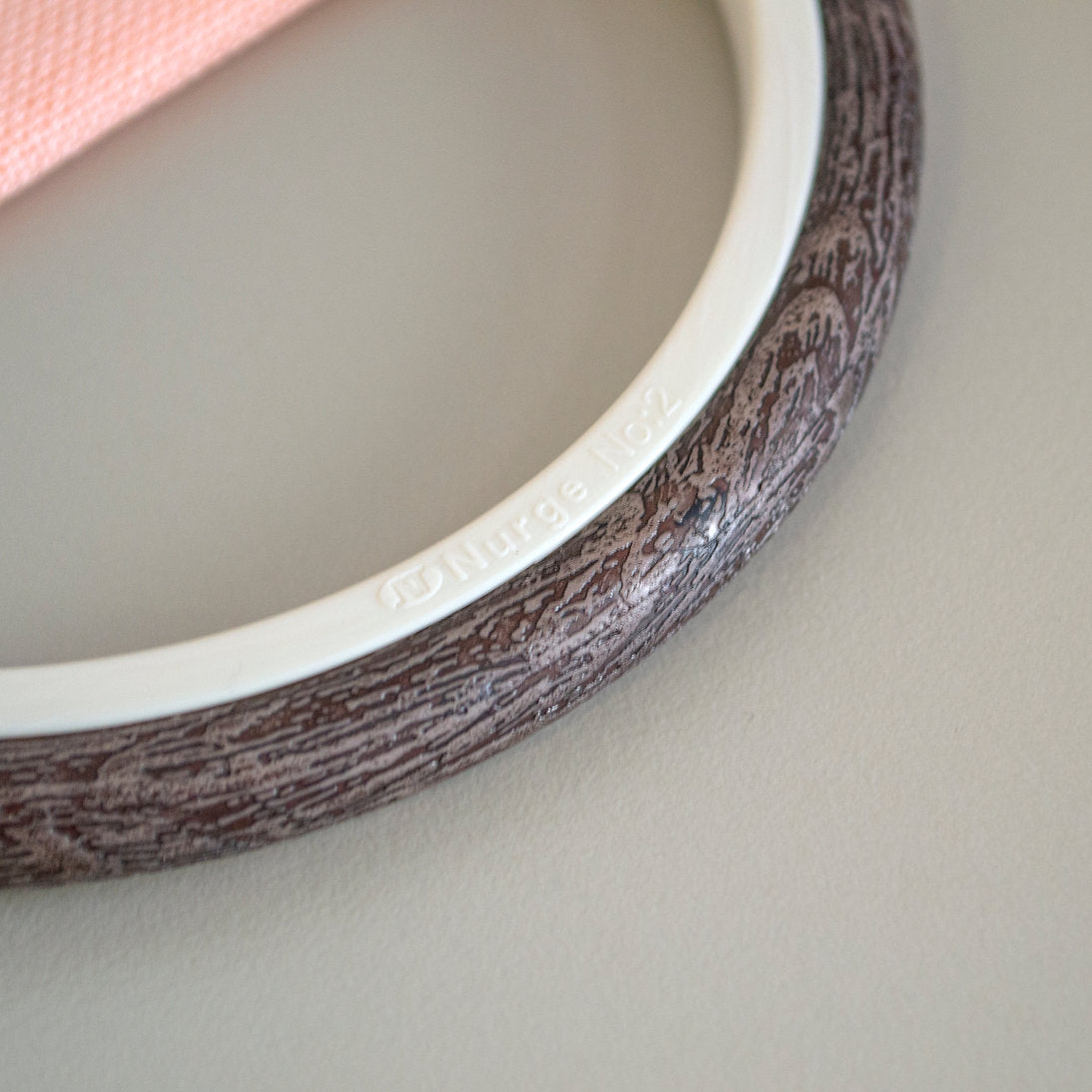 Nurge Hoop-Frame: Perfect Tension for Your Embroidery & Stylish Décor