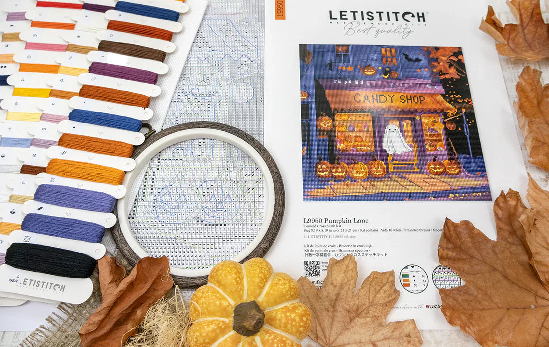 L9950 Pumpkin Lane - LetiStitch | Kit de punto de cruz otoñal
