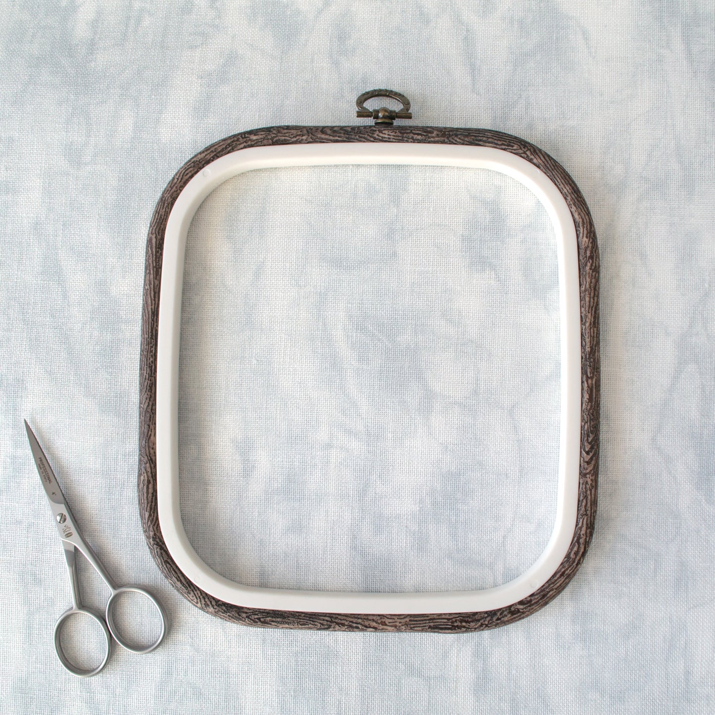 Nurge Square Flexi Hoop Frame in Dark Brown: Elegance and Functionality for Your Embroidery Projects