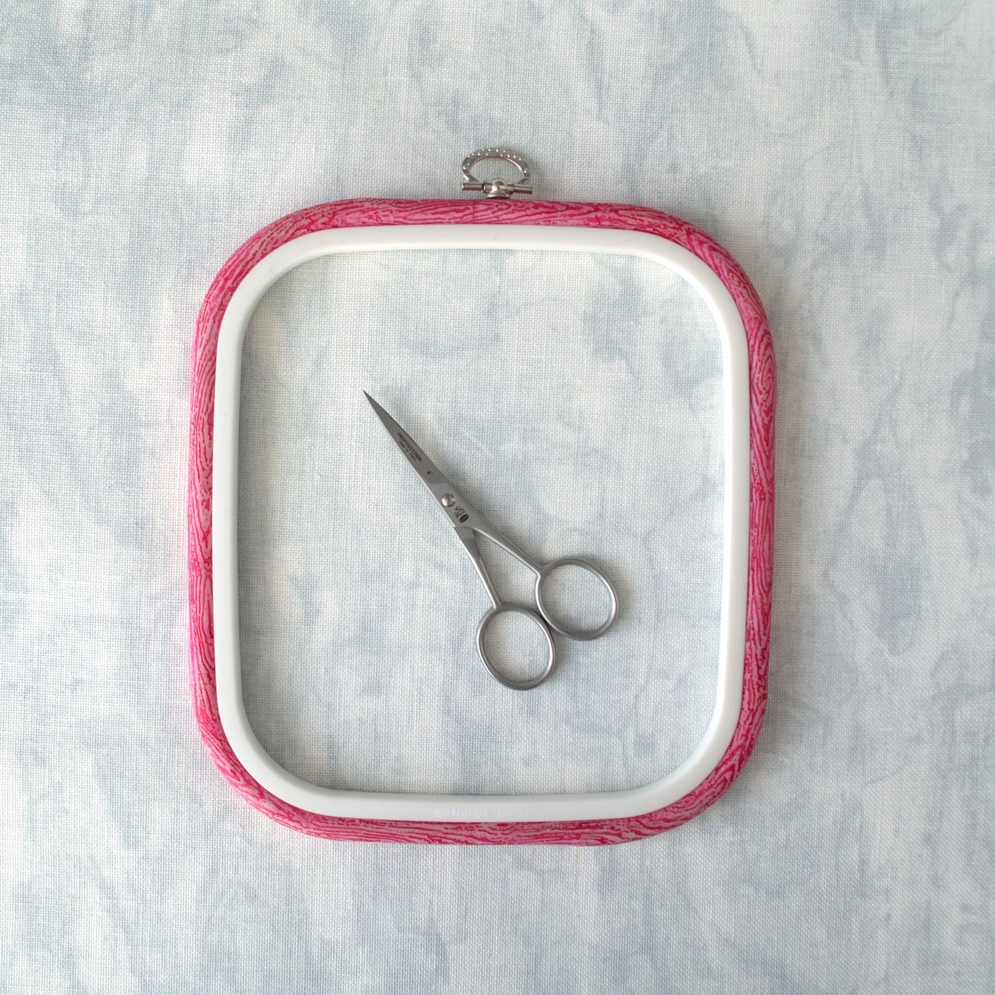 Nurge Square Flexi Hoop Frame in Pink: Charm and Functionality for Your Embroidery Projects