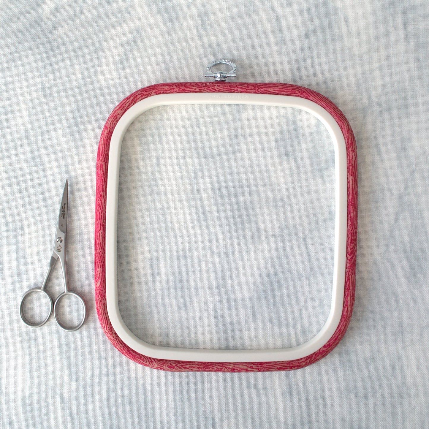 Nurge Square Flexi Hoop Frame in Red: Elevate Your Embroidery with Vibrant Color