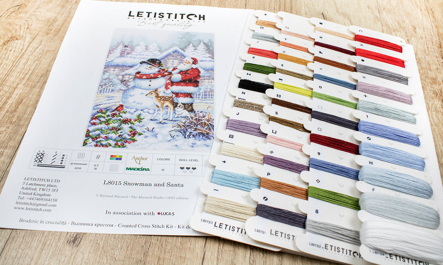 Encanto Navideño: Kit de Punto de Cruz L8015 con Muñeco de Nieve y Santa de LETISTITCH