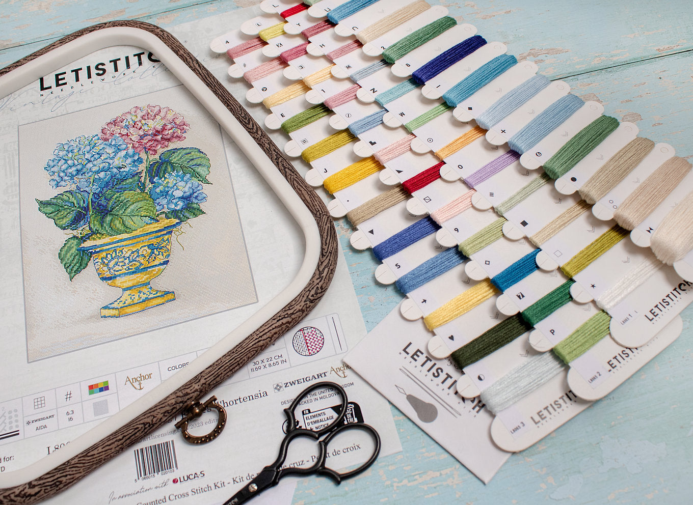 Flores de Hortensia - L8065 LETISTITCH - Kit de Punto de Cruz