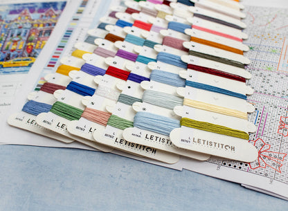 Kit de punto de cruz "Winter Townhouse" de Letistitch L8076
