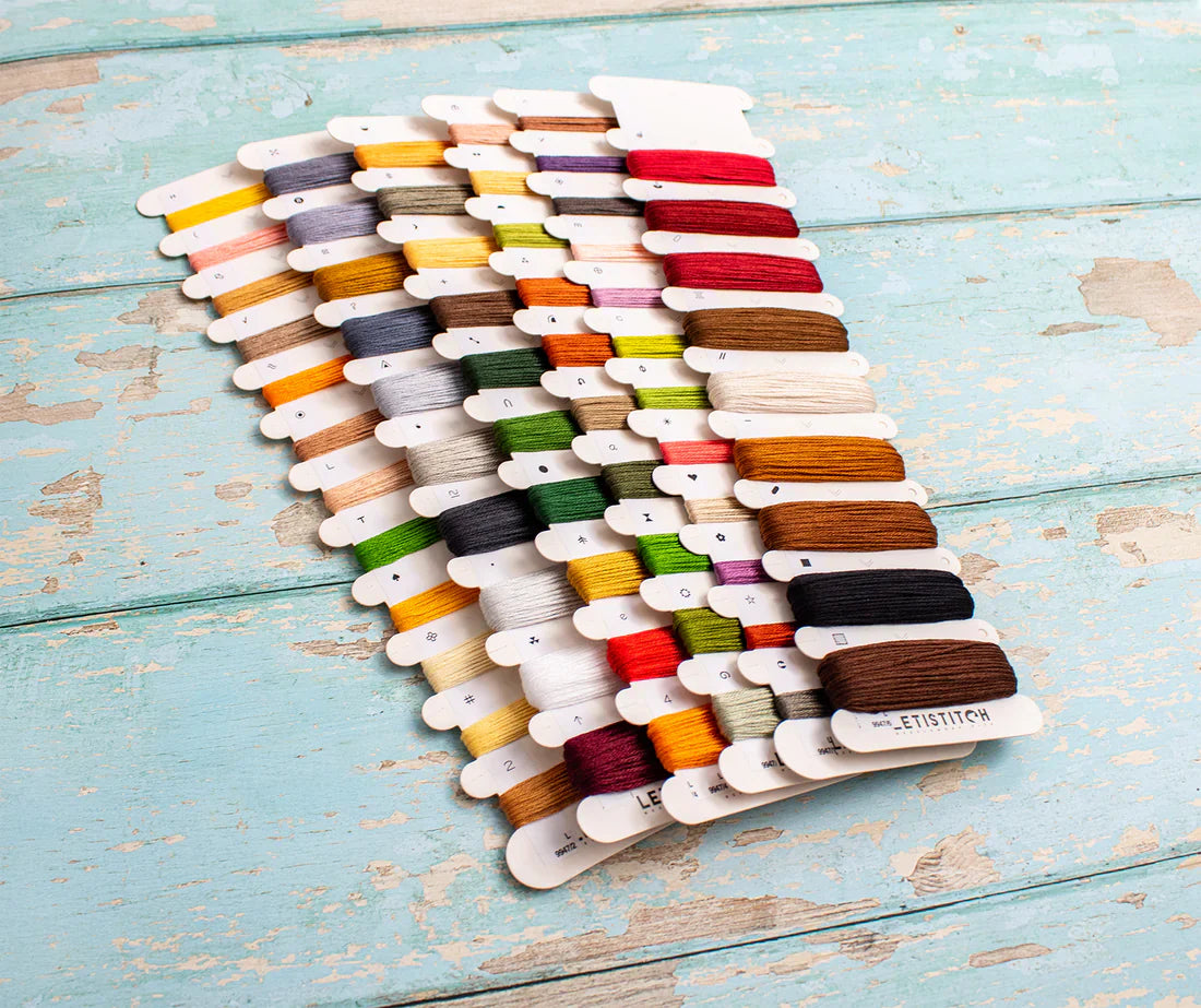 Kit de Punto de Cruz LetiStitch – L9947 Paws & Presents