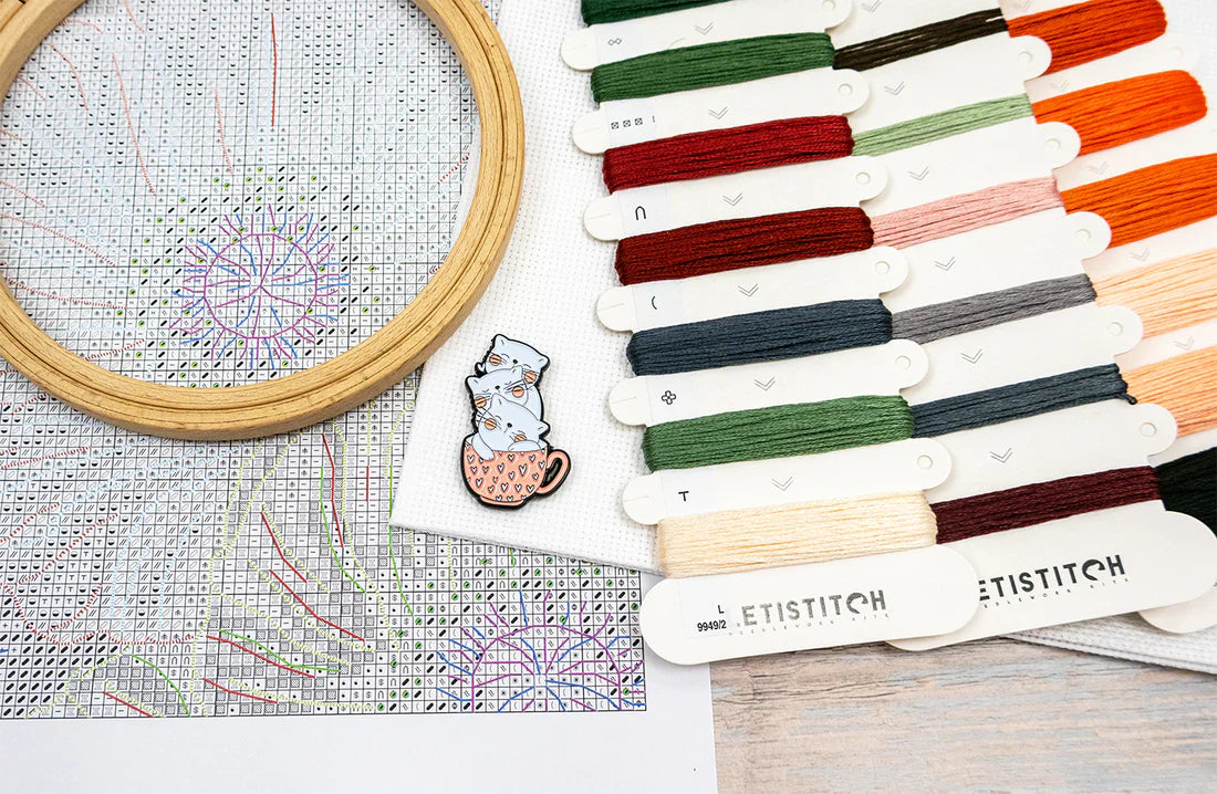 Kit de Punto de Cruz LetiStitch – L9949 Poppy Eyes