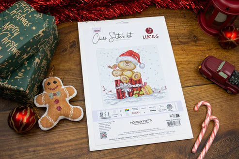 Luca-S B1431 – Holiday Gifts | Kit de punto de cruz navideño con osito y regalos