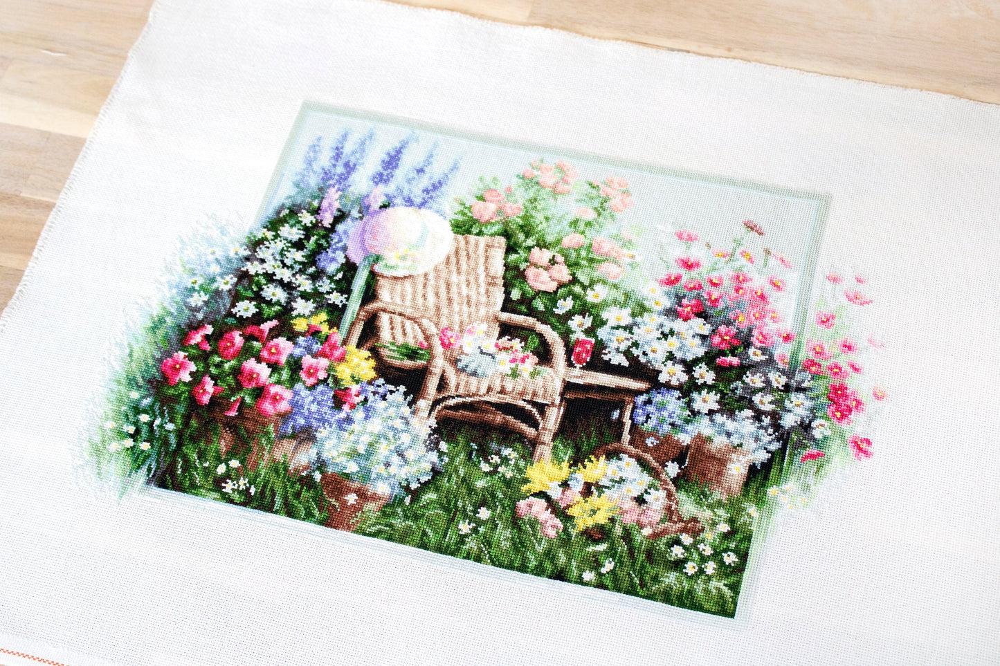 B2344 Jardin Floreciente - Luca-S - Kit de Punto de Cruz