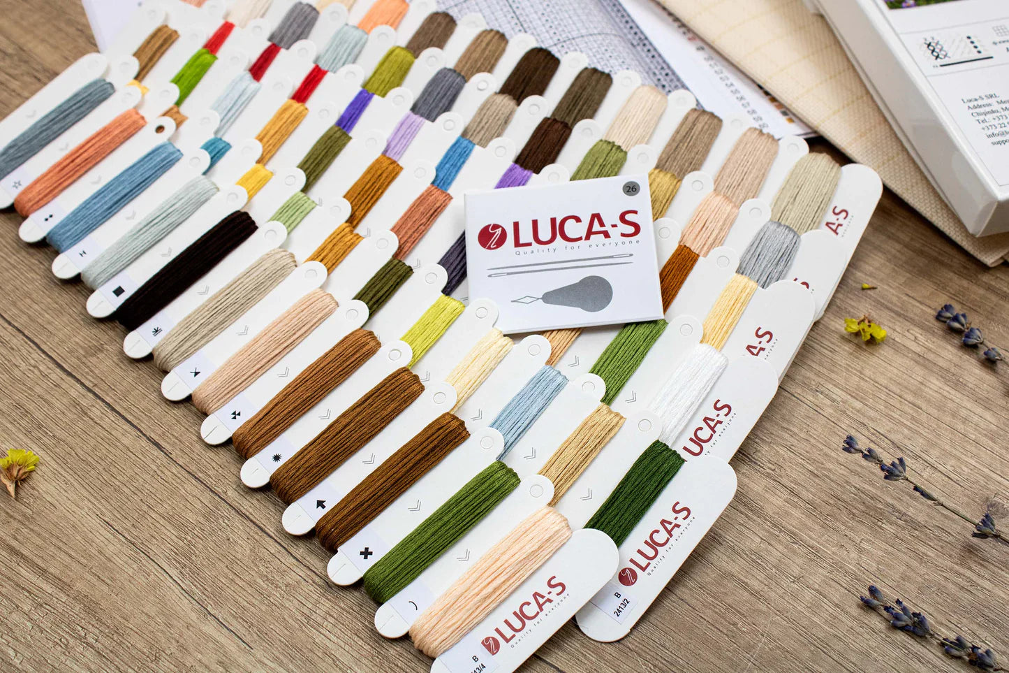 Kit de Punto de Cruz Luca-S Gold - Log Cabin General Store B2413