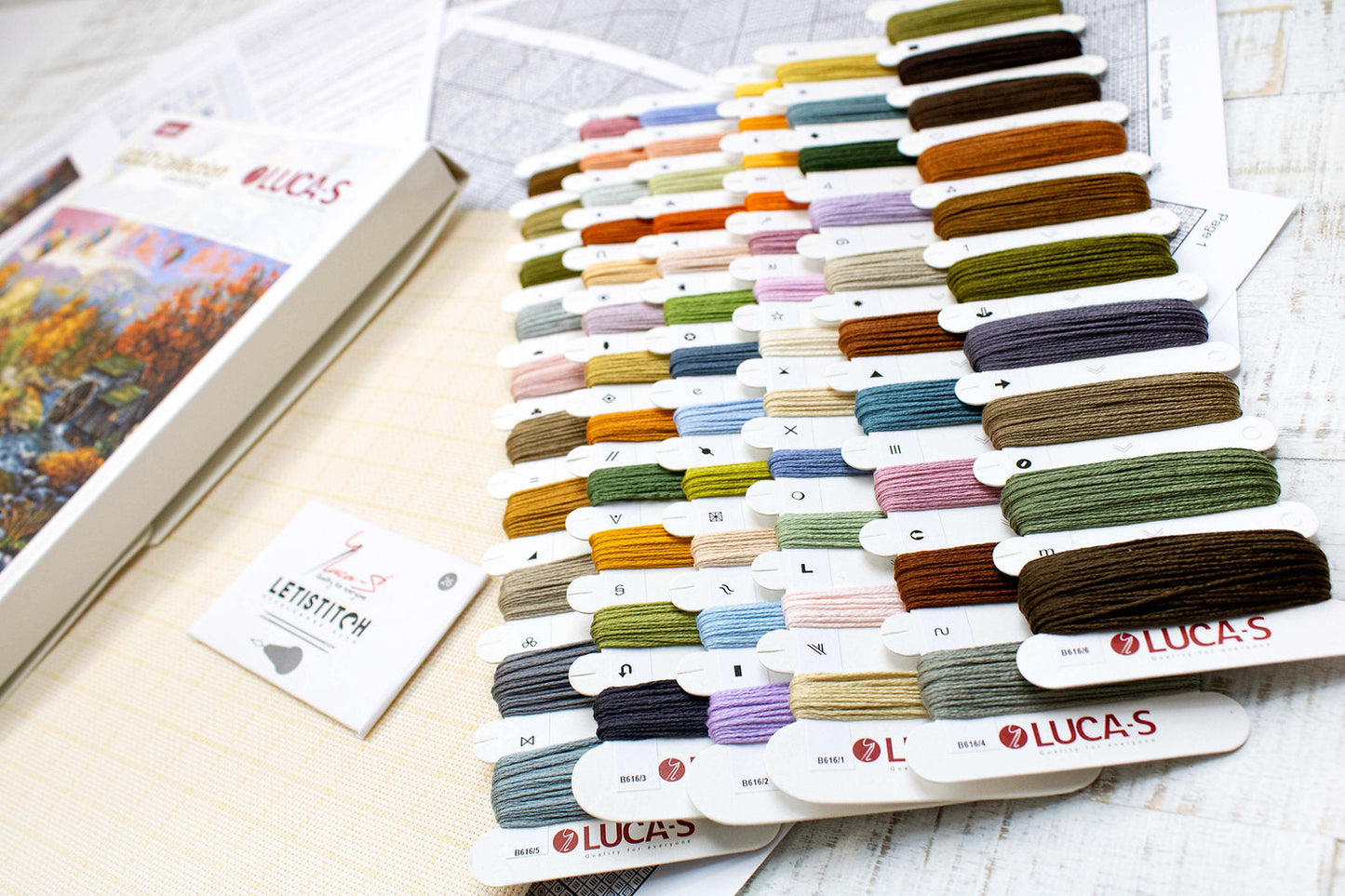 B616 Autumn Creek Mill - Luca-S Gold - Kit de Punto de Cruz