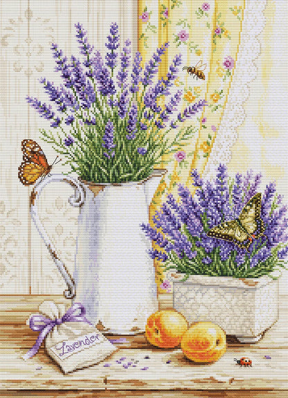 Kit de punto de cruz Luca-S B7063 Lavender Scent con jarras de lavanda, mariposas, limones y detalles florales bordados sobre Aida blanca.