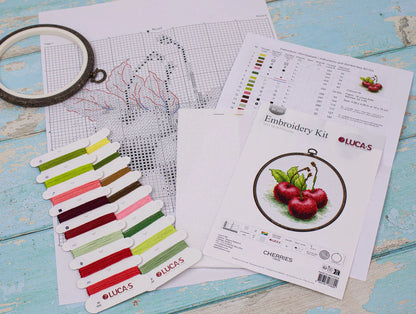 Kit de Punto de Cruz con Aro Incluido - Diseño de Cerezas Luca-S, BC103