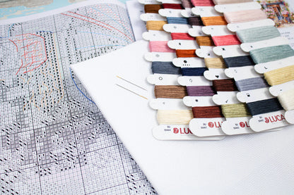 Patrón y carta de colores del kit de punto de cruz Luca-S Floristería Encantada BU5044