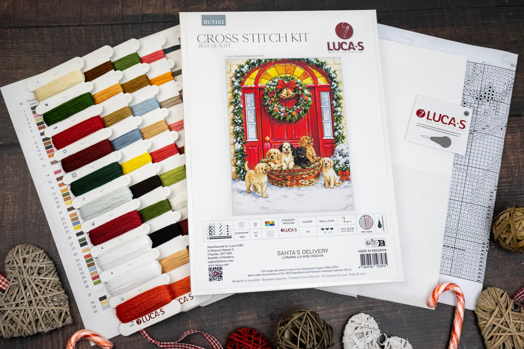 Contenido del kit de punto de cruz Luca-S Santa’s Delivery BU5102 con todos los materiales incluidos