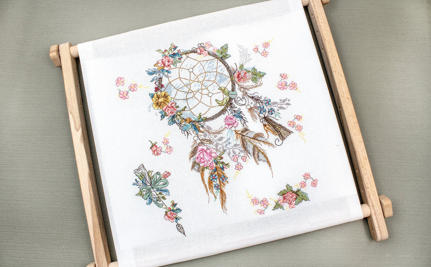 L8035 Sueños de primavera - LETISTITCH- Kit de Punto de Cruz