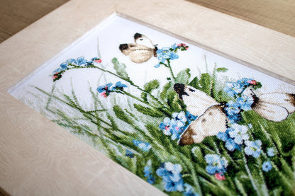 LETI 939 Butterflies and bluebird flowers - Kit de Punto de Cruz LETISTITCH
