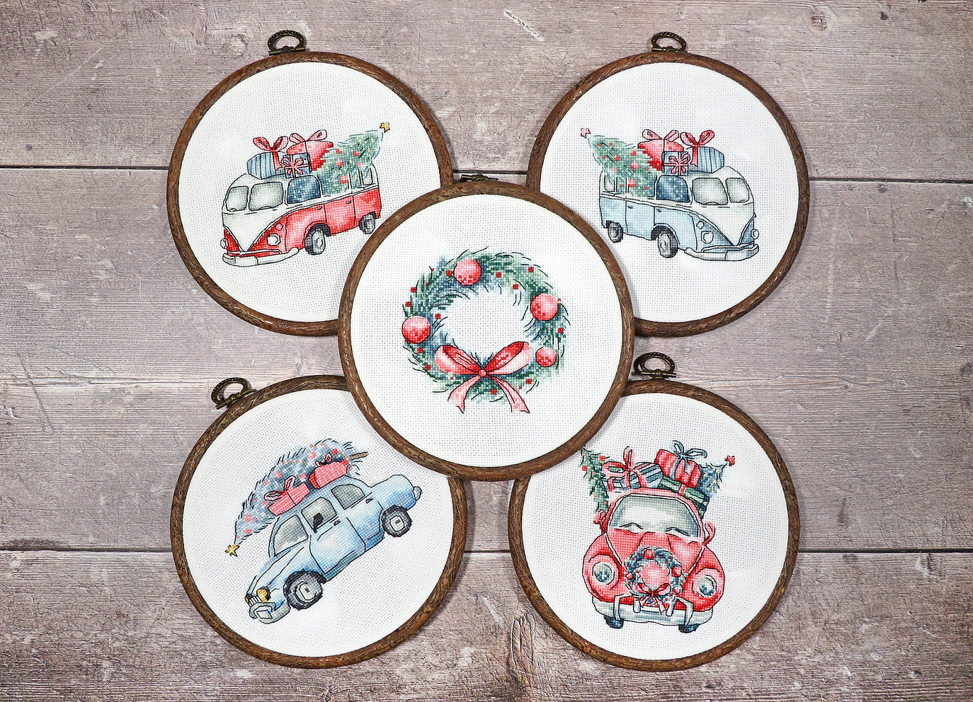 LETI 965 Coches Retro De Navidad / 5 en 1 - Kit punto de cruz LETISTITCH