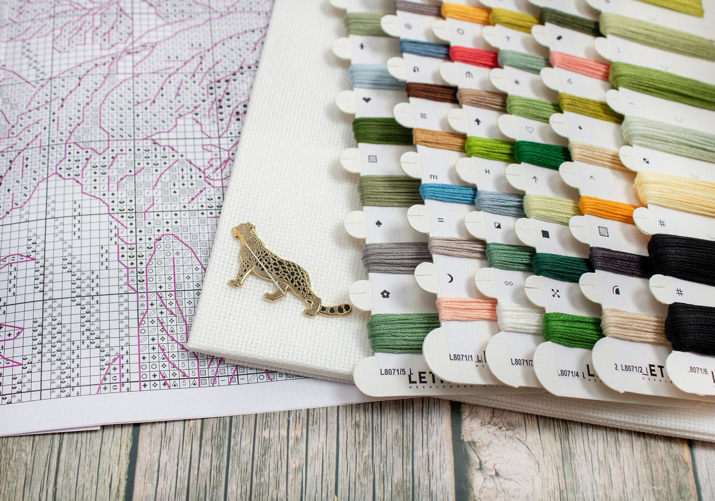 Kit de Punto de Cruz "Tiempo en la Jungla" - LETISTITCH L8071