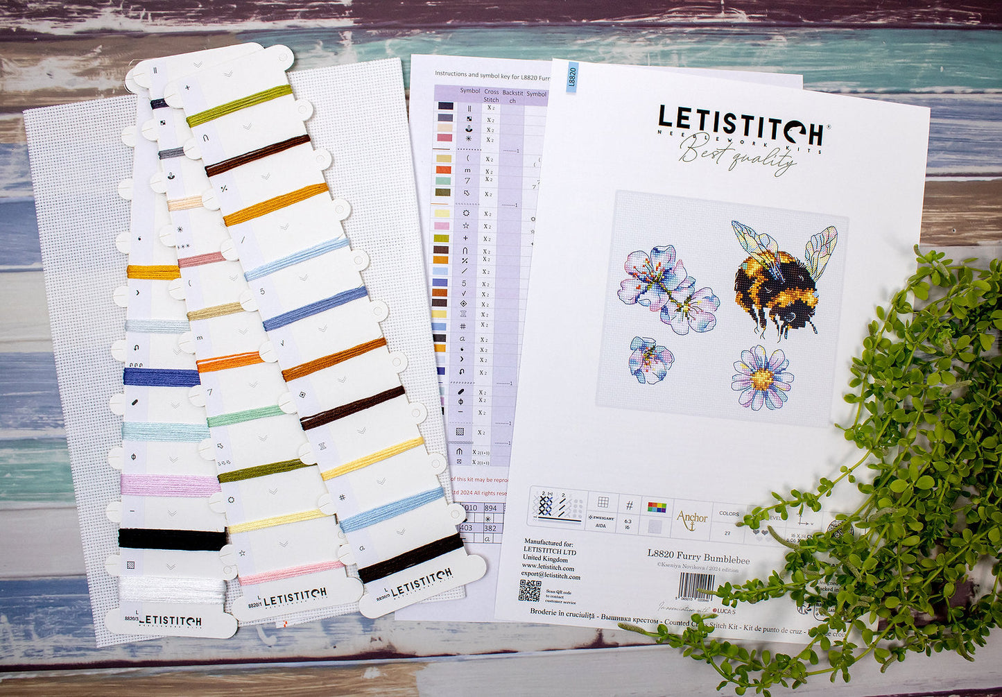 Kit de Punto de Cruz 'Abejorro Peludo' L8820 de Letistitch - Delicadeza y Naturaleza